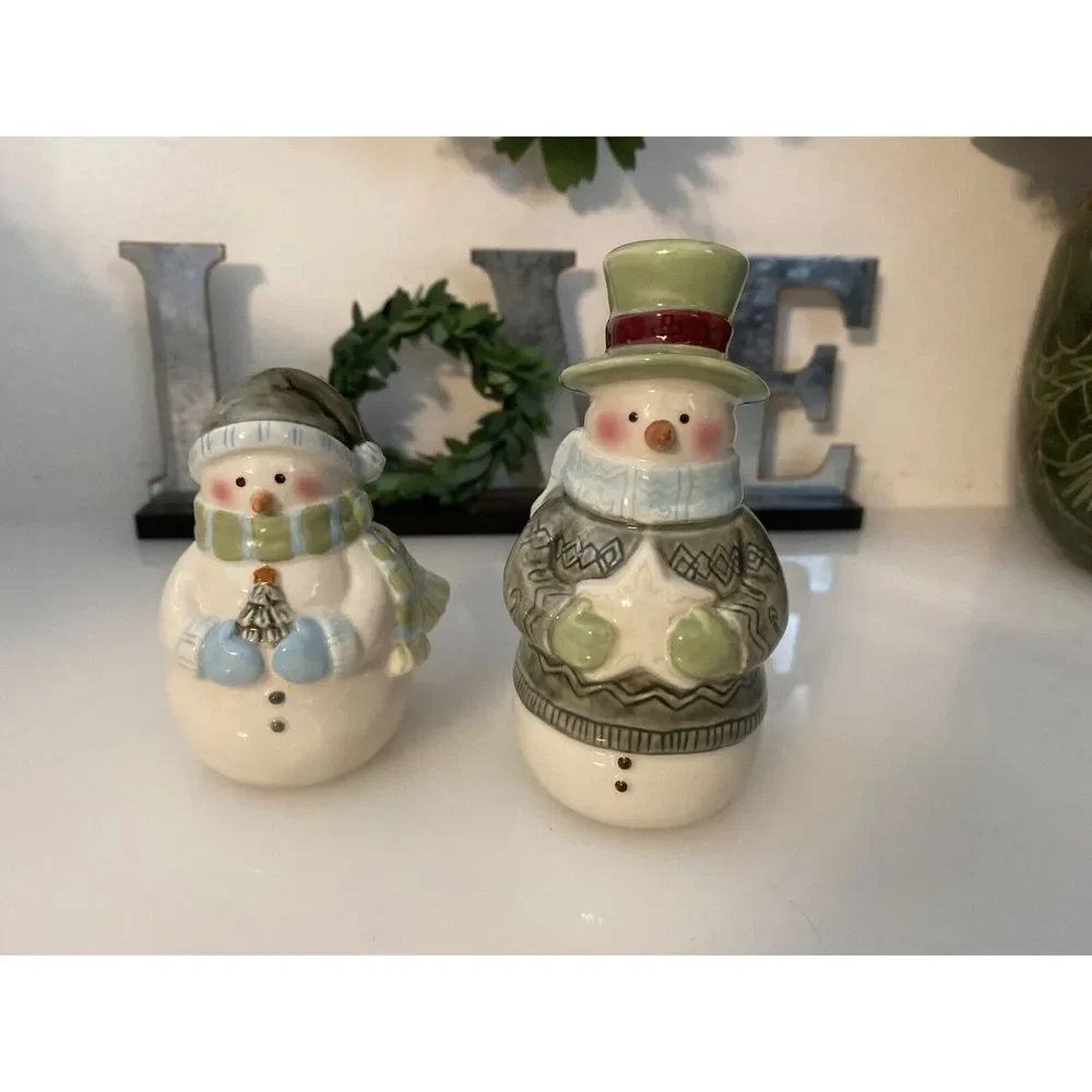 Vintage 1970's Snowman Salt and Pepper Shaker 2 pc Set 4.5